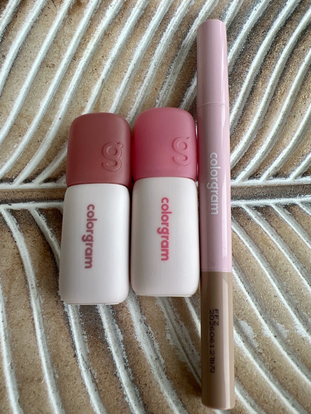 Colorgram Kbeauty Lip Kit 2 Blur Lip Tints and Over-Lip Maker Lip Liner